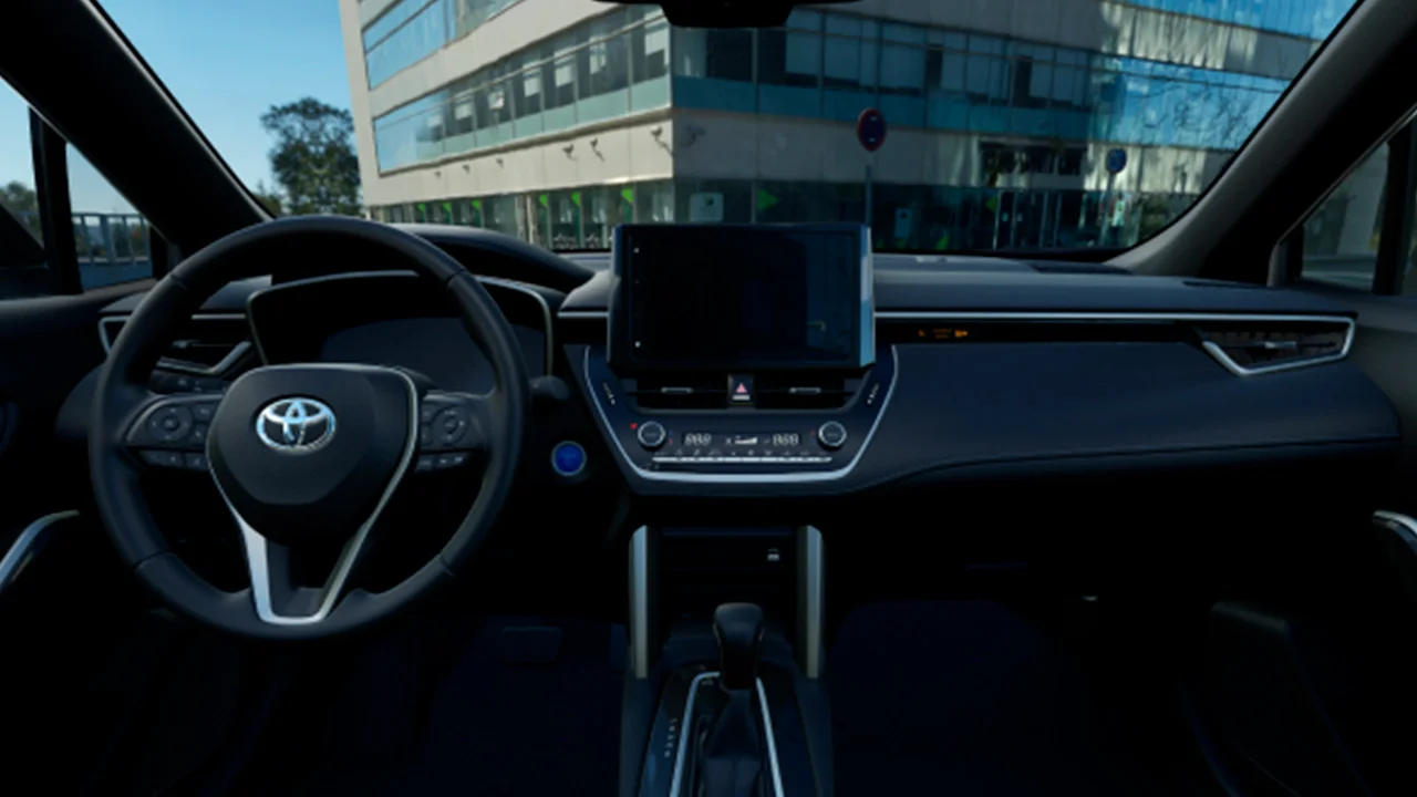 yokomotor-toyota-corolla-cross-gasolina-interior