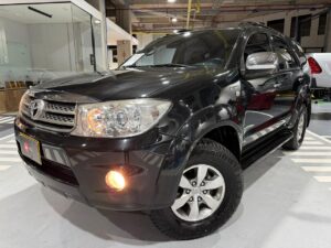 TOYOTA FORTUNER 2.7 4X2 AT 2011