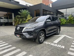 TOYOTA FORTUNER SR 2.4 DIESEL 2023