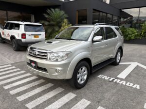 TOYOTA FORTUNER SRV 3.0 DIESEL 2011
