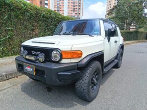 TOYOTA FJ CRUISER 2012