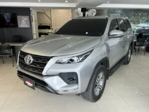 TOYOTA FORTUNER 2.7 SR GASOLINA 2022