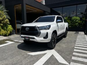 TOYOTA HILUX 2.4 DIESEL MT 2021