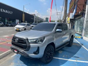TOYOTA HILUX 2.4 DIESEL AT 2023