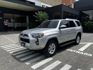TOYOTA 4 RUNNER SR5 2023