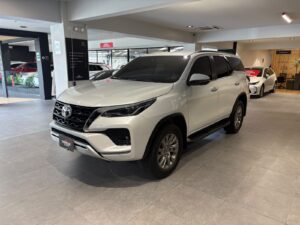 TOYOTA FORTUNER SRV 2.4 DIESEL 4X2 2024