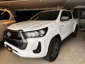 TOYOTA HILUX 2.4 Diesel 4x4 Mecanico 2024