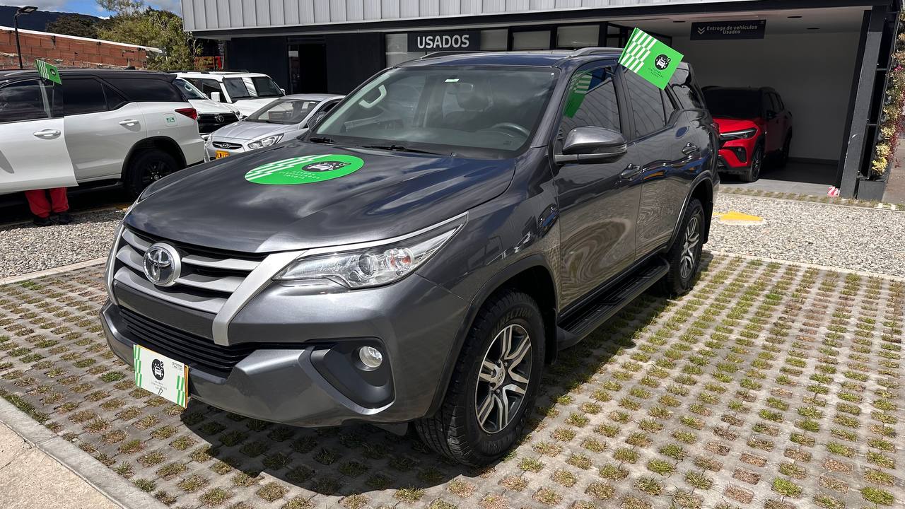 TOYOTA FORTUNER SW4 STREET 2.4L DSL 4X2 5P 7PSJ 2020