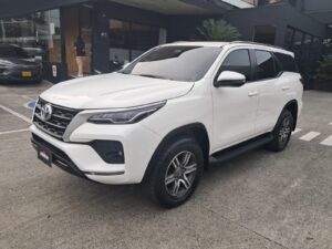 Toyota Fortuner 2.8 Diésel Sr 4X4 2024