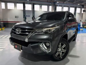 TOYOTA FORTUNER SR5 - 2.7 GSL 4x2 AUTO 2020 106.606 GRIS METALICO