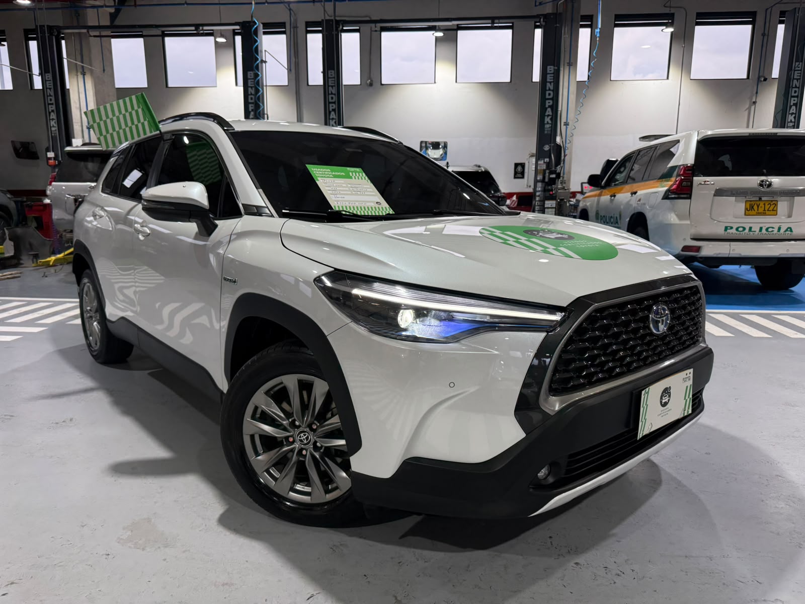 TOYOTA COROLLA CROSS - XEI HEV 56.171 BLANCO PERLA MET 2023