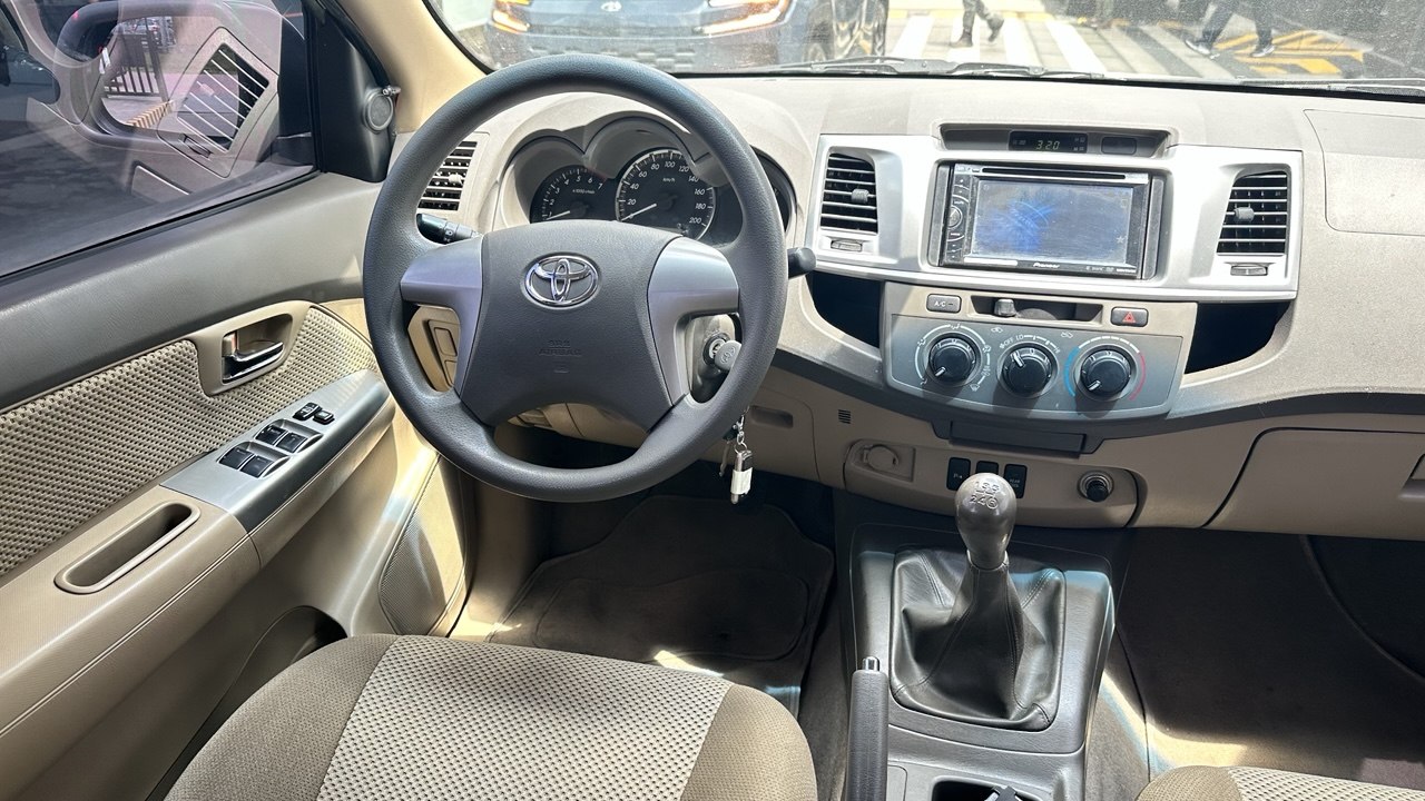 TOYOTA FORTUNER SR5 2.7L GSL 4X2 5P 7PSJ MECANICO 2014
