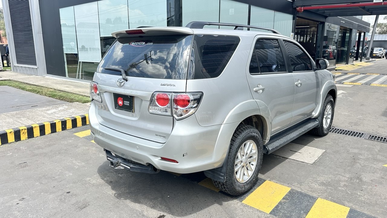 TOYOTA FORTUNER SR5 2.7L GSL 4X2 5P 7PSJ MECANICO 2014