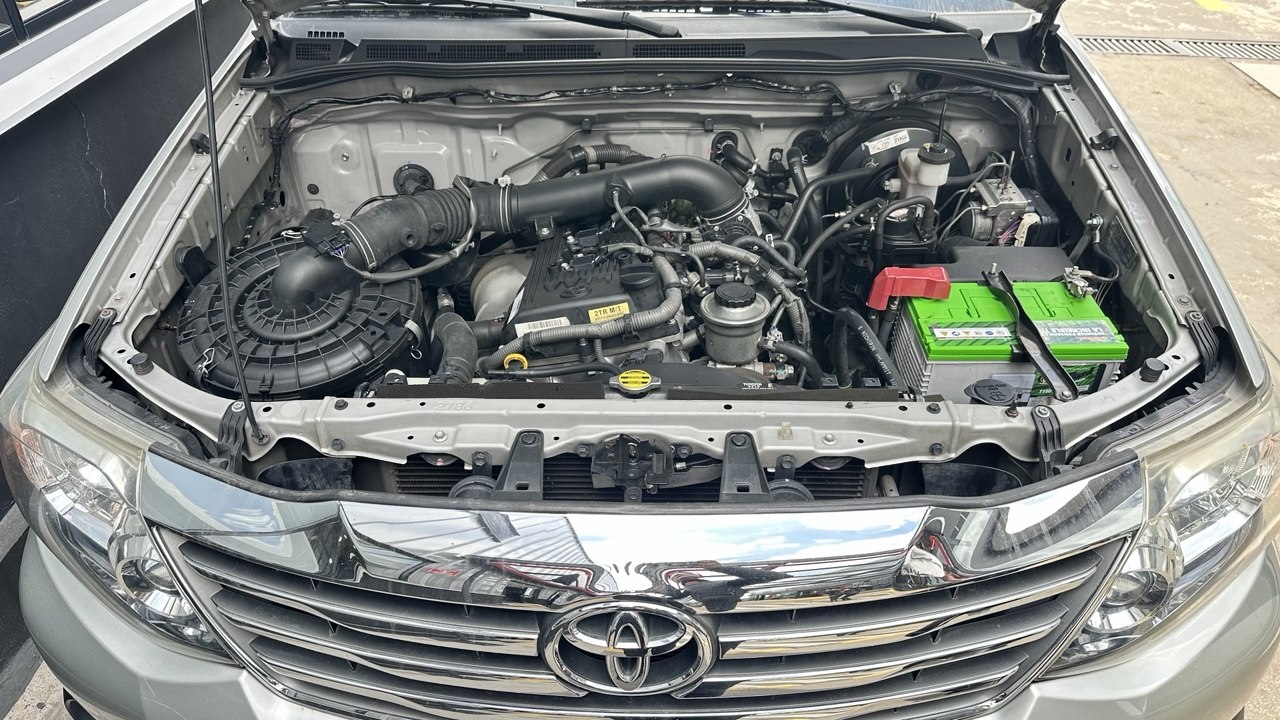 TOYOTA FORTUNER SR5 2.7L GSL 4X2 5P 7PSJ MECANICO 2014