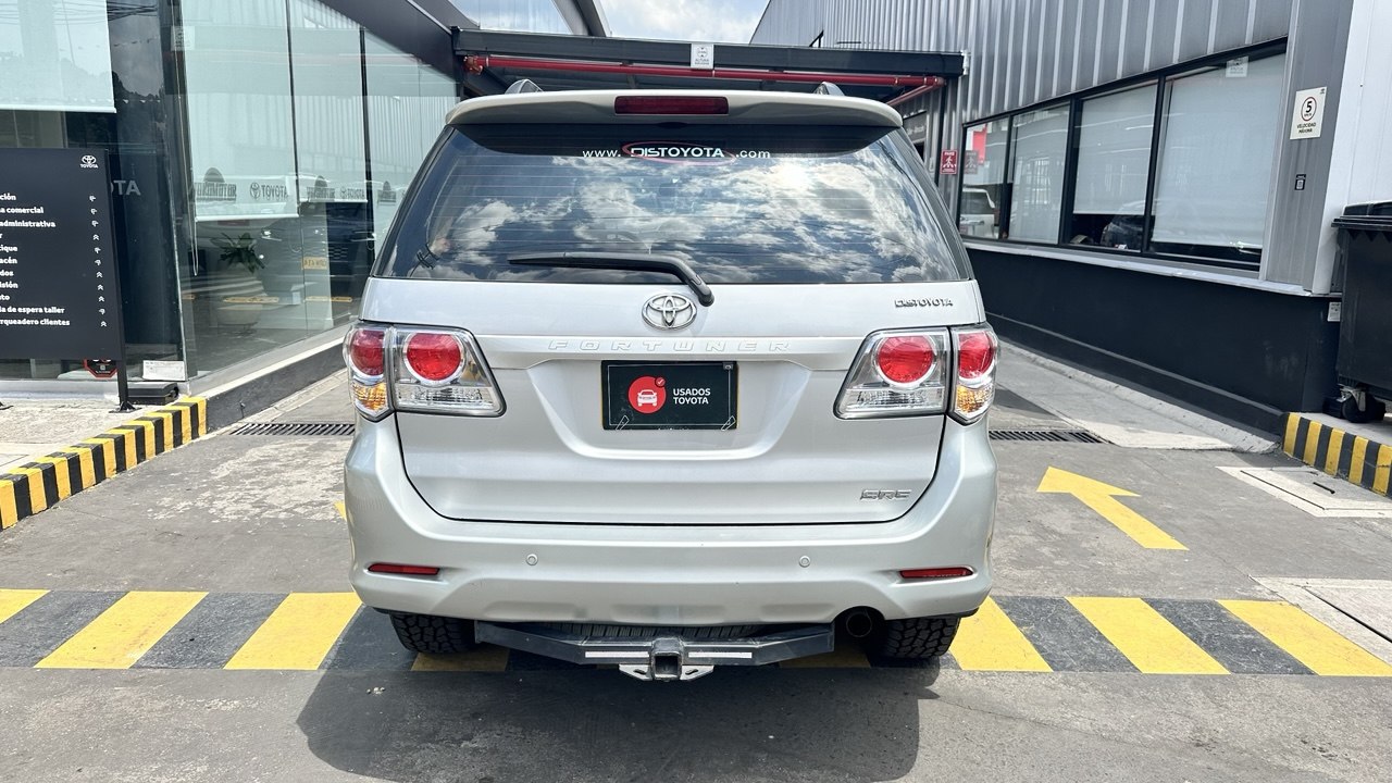 TOYOTA FORTUNER SR5 2.7L GSL 4X2 5P 7PSJ MECANICO 2014