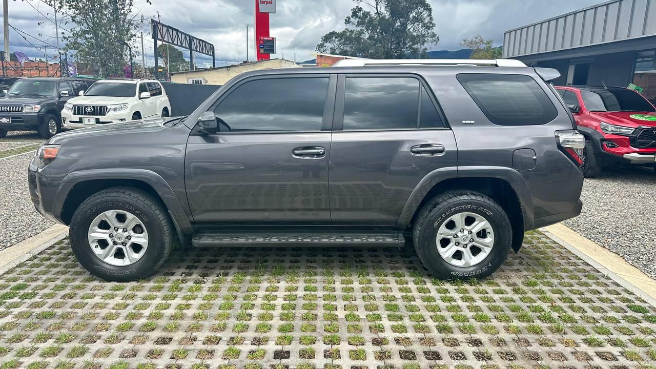 TOYOTA 4RUNNER SR5 4.0L GSL 4X4 5P 7PSJ 2017