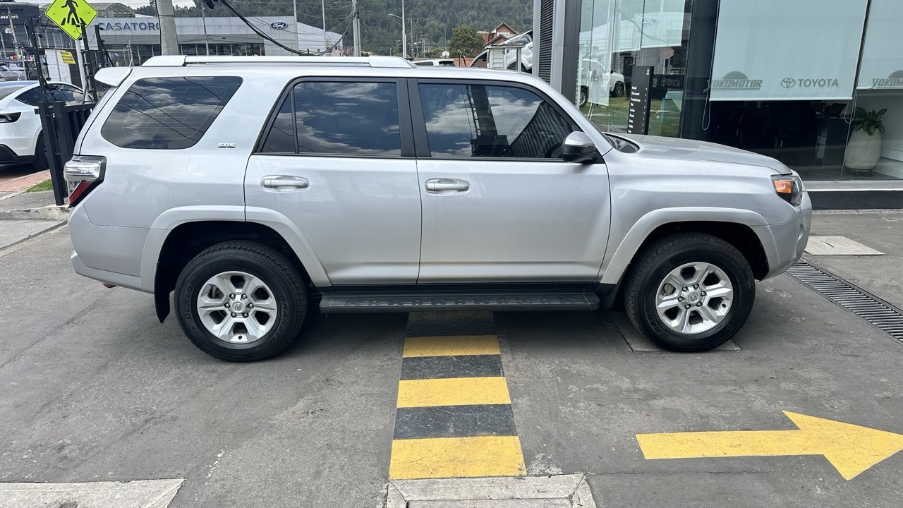TOYOTA 4 RUNNER 4.0 SR5 GSL 4X4 5P 7PSJ 2021