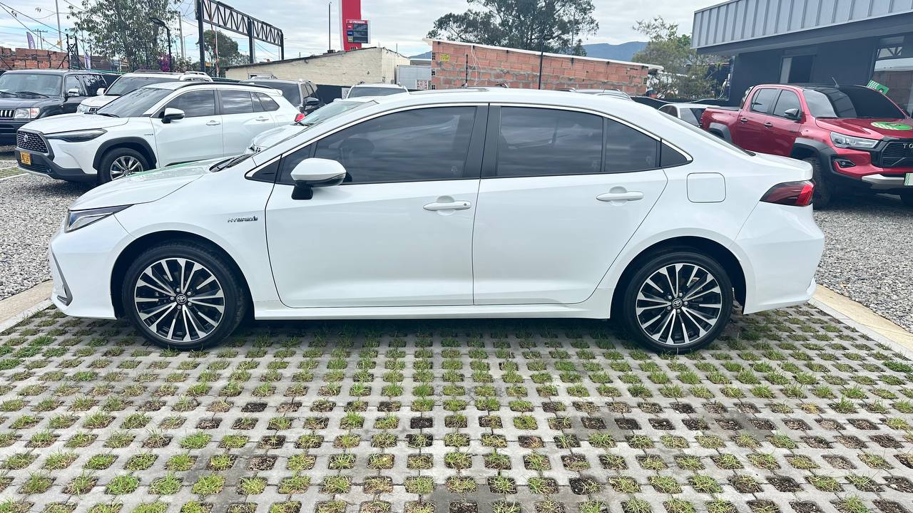 TOYOTA COROLLA SEG SEDAN 1.8L AUT 4X2 4P 5PSJ 2024