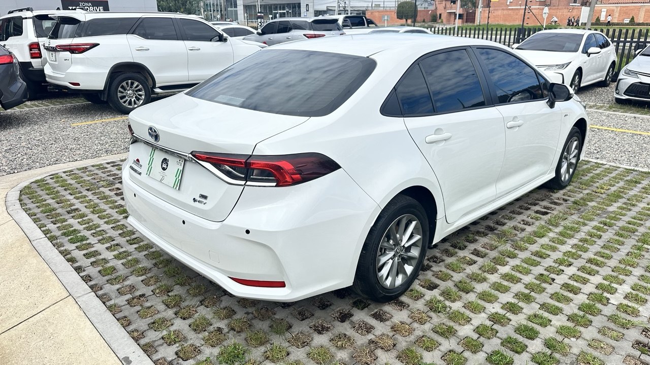 TOYOTA COROLLA XLI SEDAN 1.8L AUT 4X2 4P 5PSJ 2025