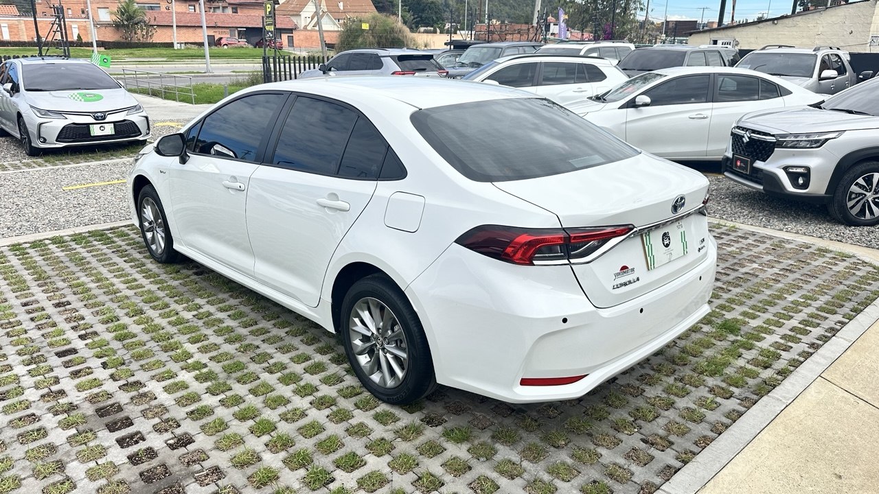 TOYOTA COROLLA XLI SEDAN 1.8L AUT 4X2 4P 5PSJ 2025