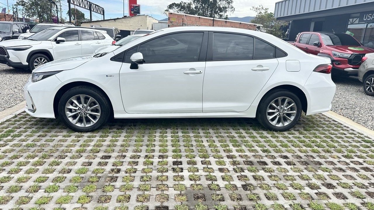 TOYOTA COROLLA XLI SEDAN 1.8L AUT 4X2 4P 5PSJ 2025