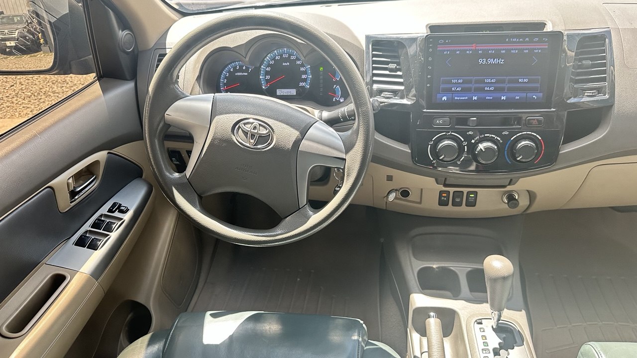 TOYOTA FORTUNER SR5 STREET 2.7L GSL 4X2 5P 7PSJ 2012