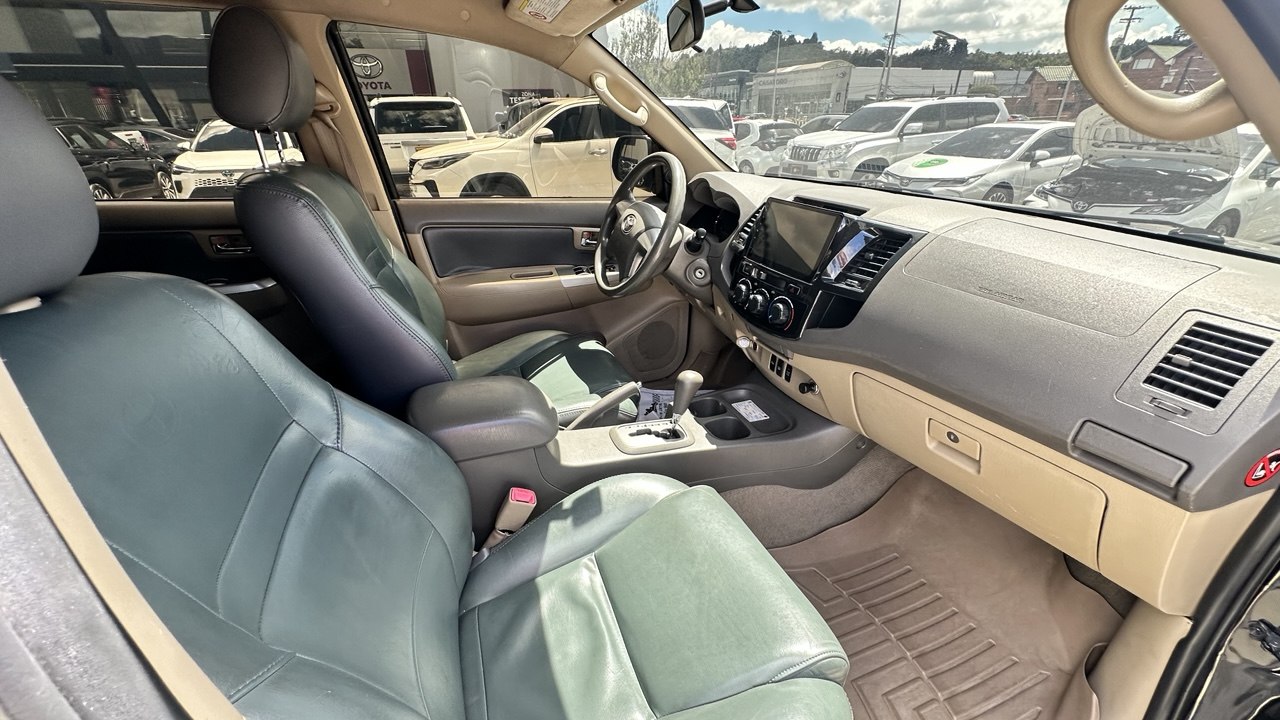 TOYOTA FORTUNER SR5 STREET 2.7L GSL 4X2 5P 7PSJ 2012