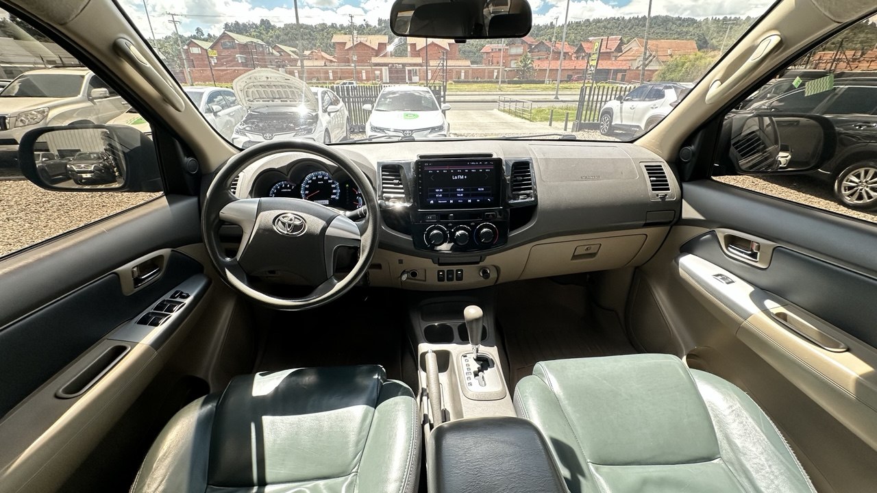 TOYOTA FORTUNER SR5 STREET 2.7L GSL 4X2 5P 7PSJ 2012