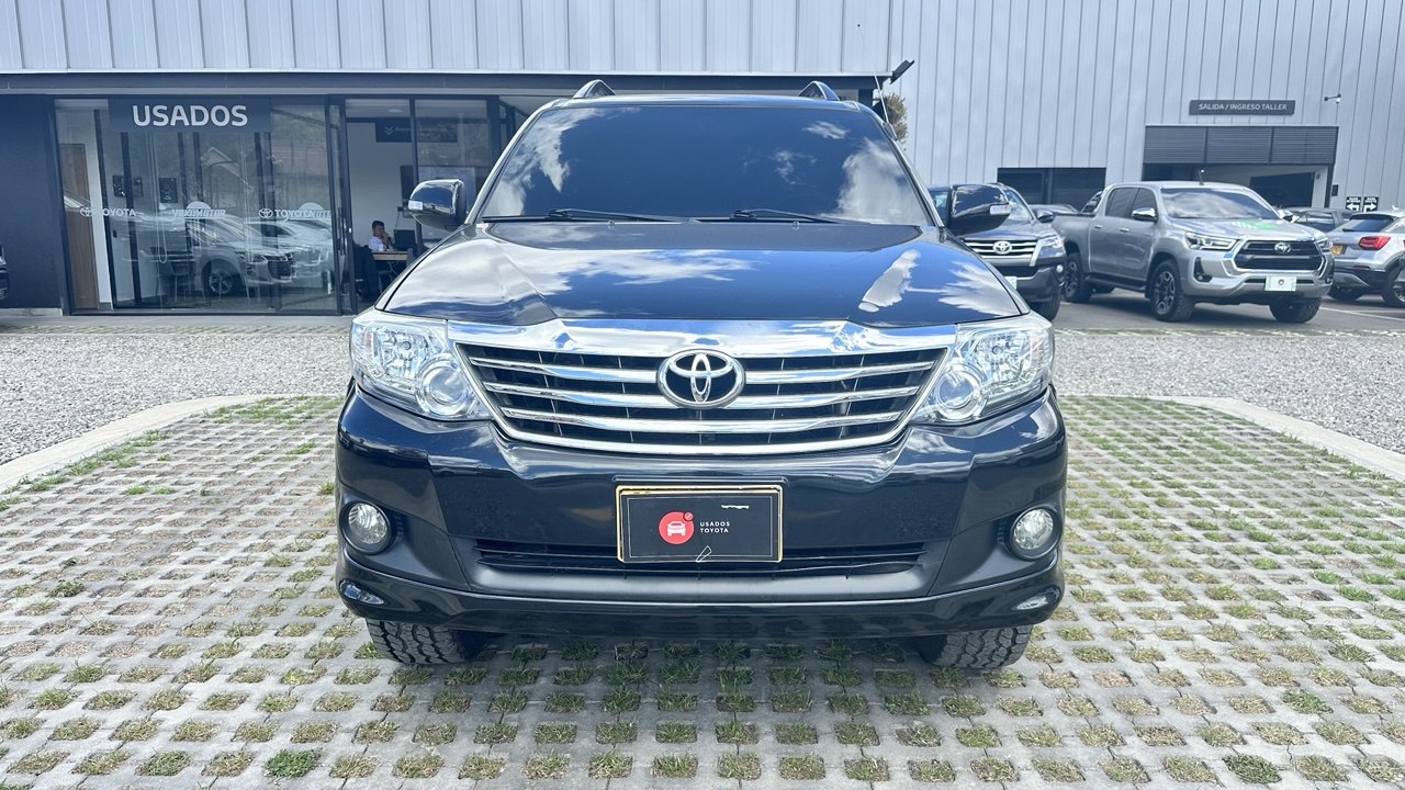 TOYOTA FORTUNER SR5 STREET 2.7L GSL 4X2 5P 7PSJ 2012