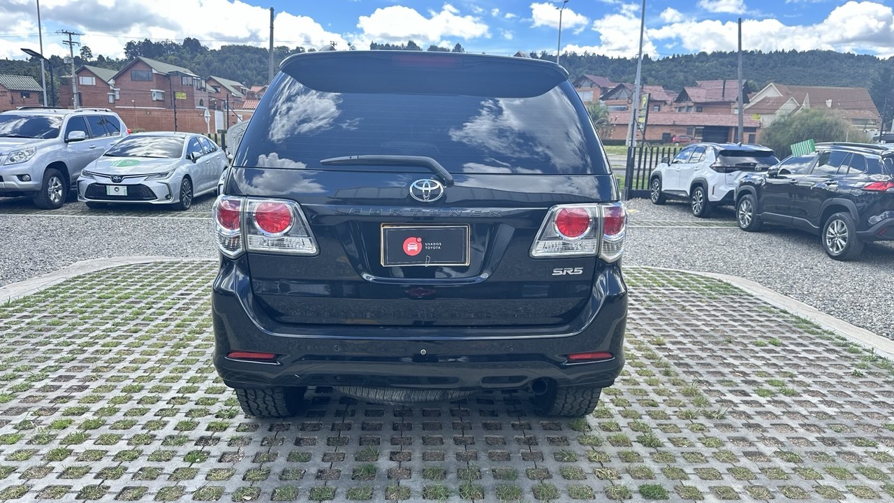 TOYOTA FORTUNER SR5 STREET 2.7L GSL 4X2 5P 7PSJ 2012