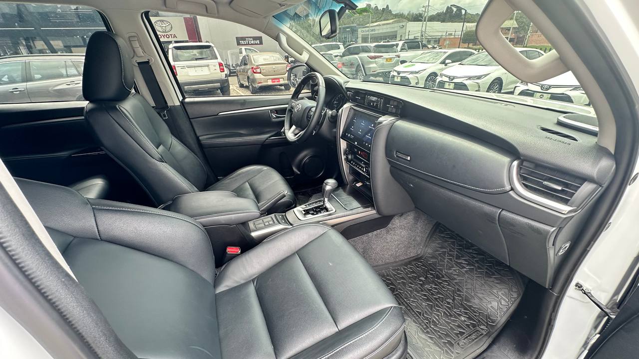 TOYOTA FORTUNER SRV 2.7L GSL 4X2 5P 7PSJ 2023