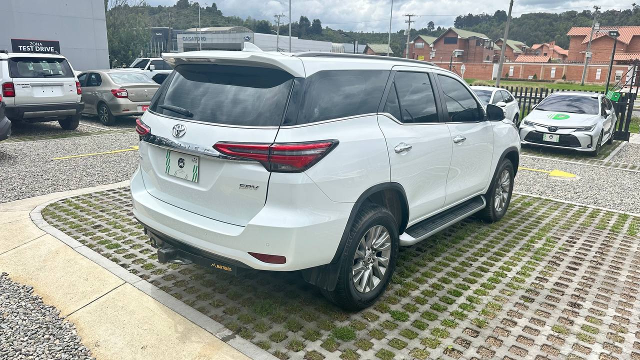 TOYOTA FORTUNER SRV 2.7L GSL 4X2 5P 7PSJ 2023