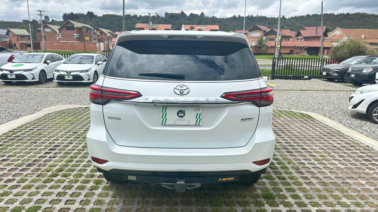 TOYOTA FORTUNER SRV 2.7L GSL 4X2 5P 7PSJ 2023