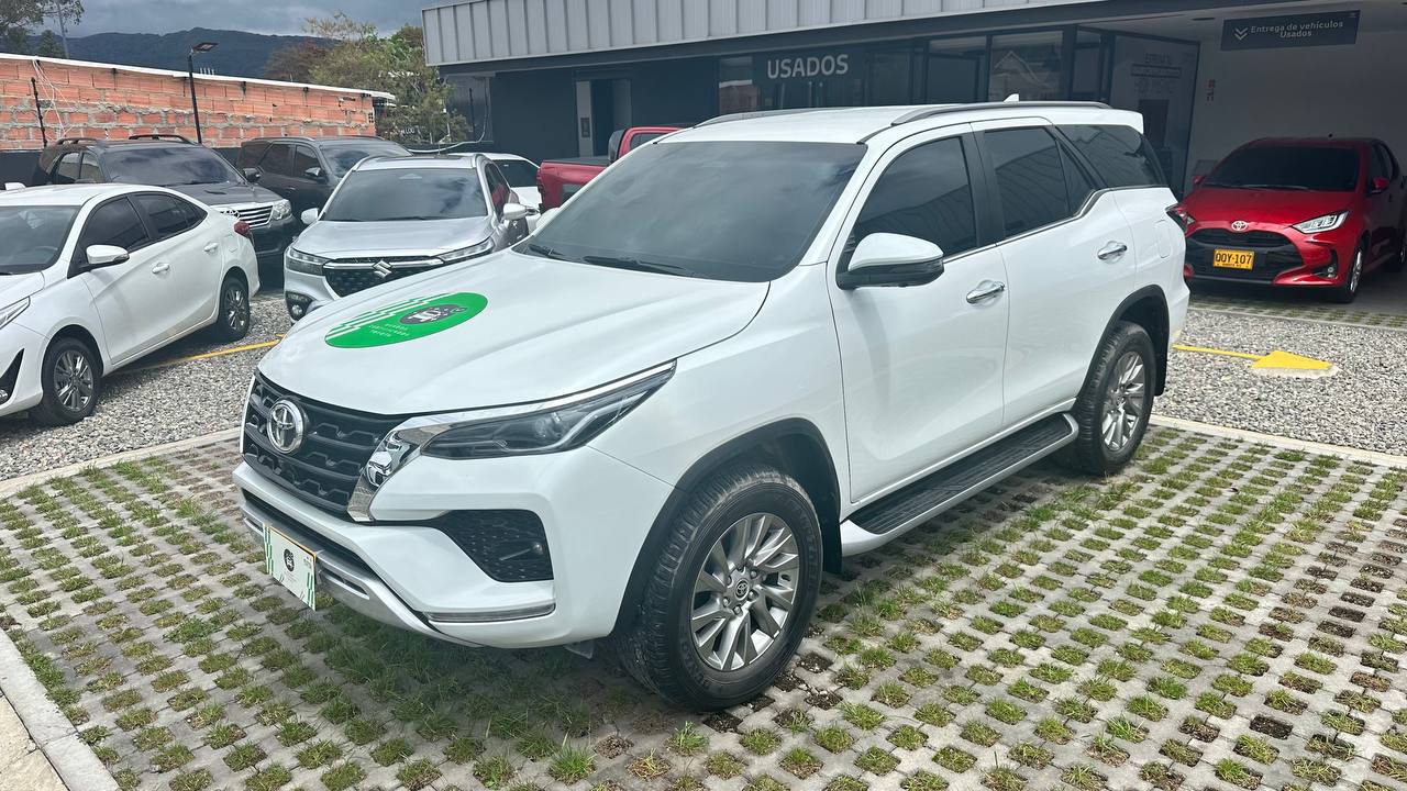 TOYOTA FORTUNER SRV 2.7L GSL 4X2 5P 7PSJ 2023