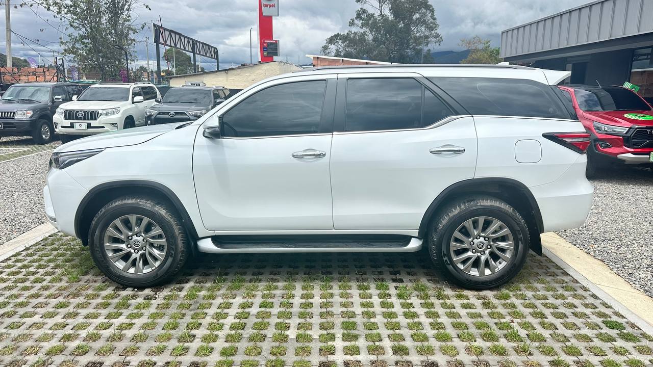 TOYOTA FORTUNER SRV 2.7L GSL 4X2 5P 7PSJ 2023