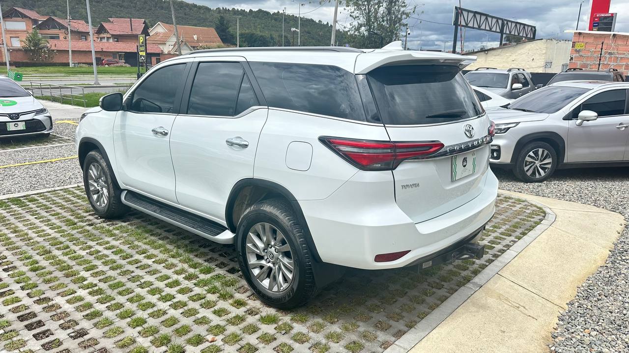 TOYOTA FORTUNER SRV 2.7L GSL 4X2 5P 7PSJ 2023