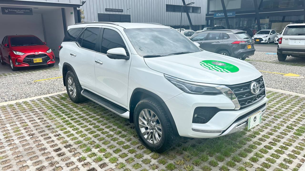 TOYOTA FORTUNER SRV 2.7L GSL 4X2 5P 7PSJ 2023