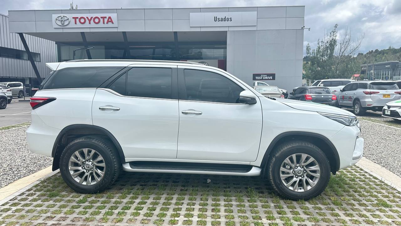 TOYOTA FORTUNER SRV 2.7L GSL 4X2 5P 7PSJ 2023